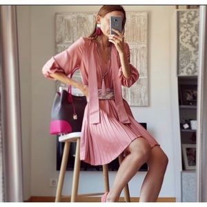 ZARA PINK PUSSYCAT BOW PLEATED DRESS BLOGGER'S FAV